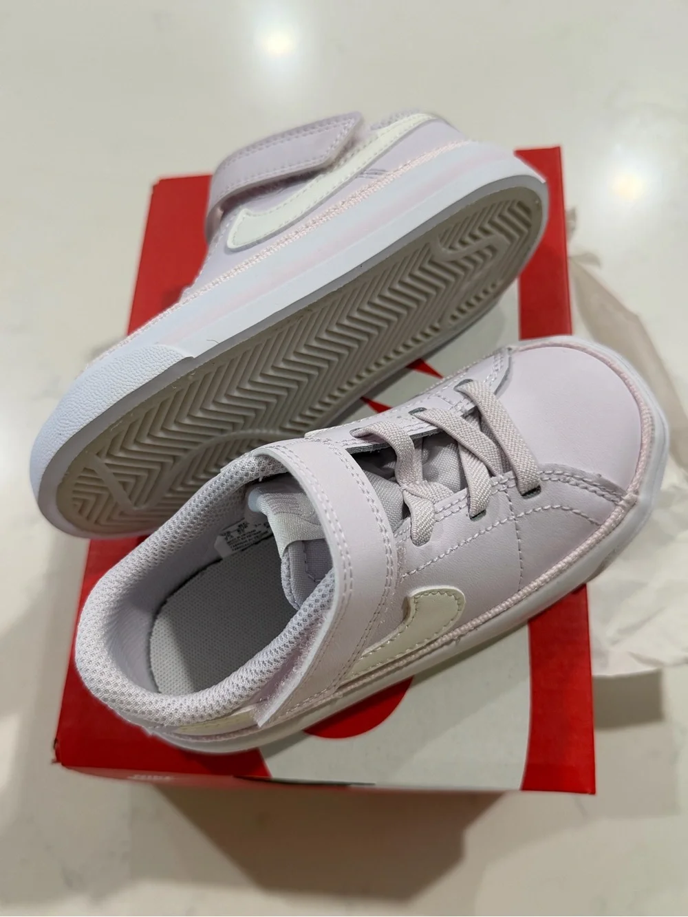 Nike toddler Velcro Sneaker